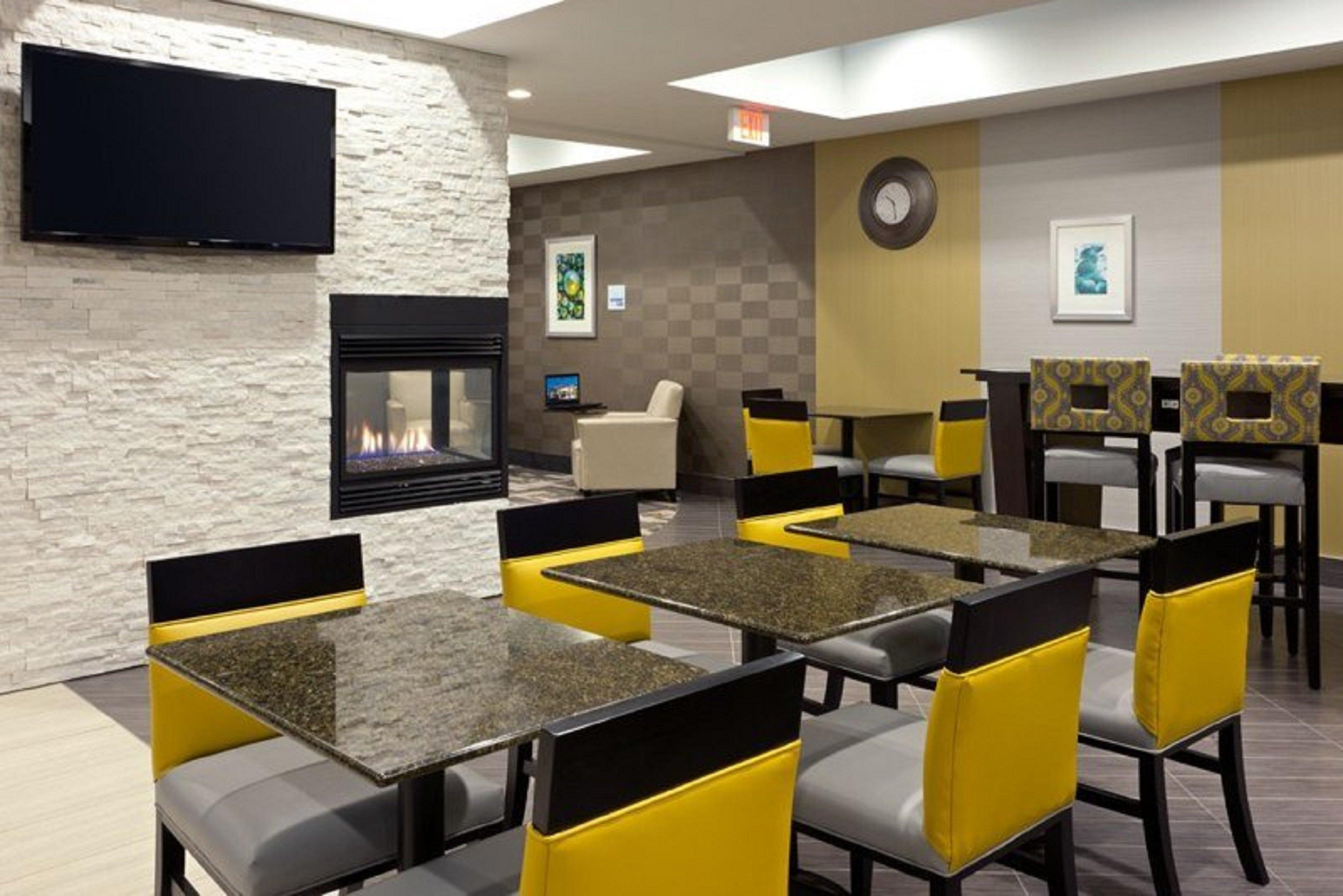 Holiday Inn Express And Suites Batavia By Ihg Buitenkant foto